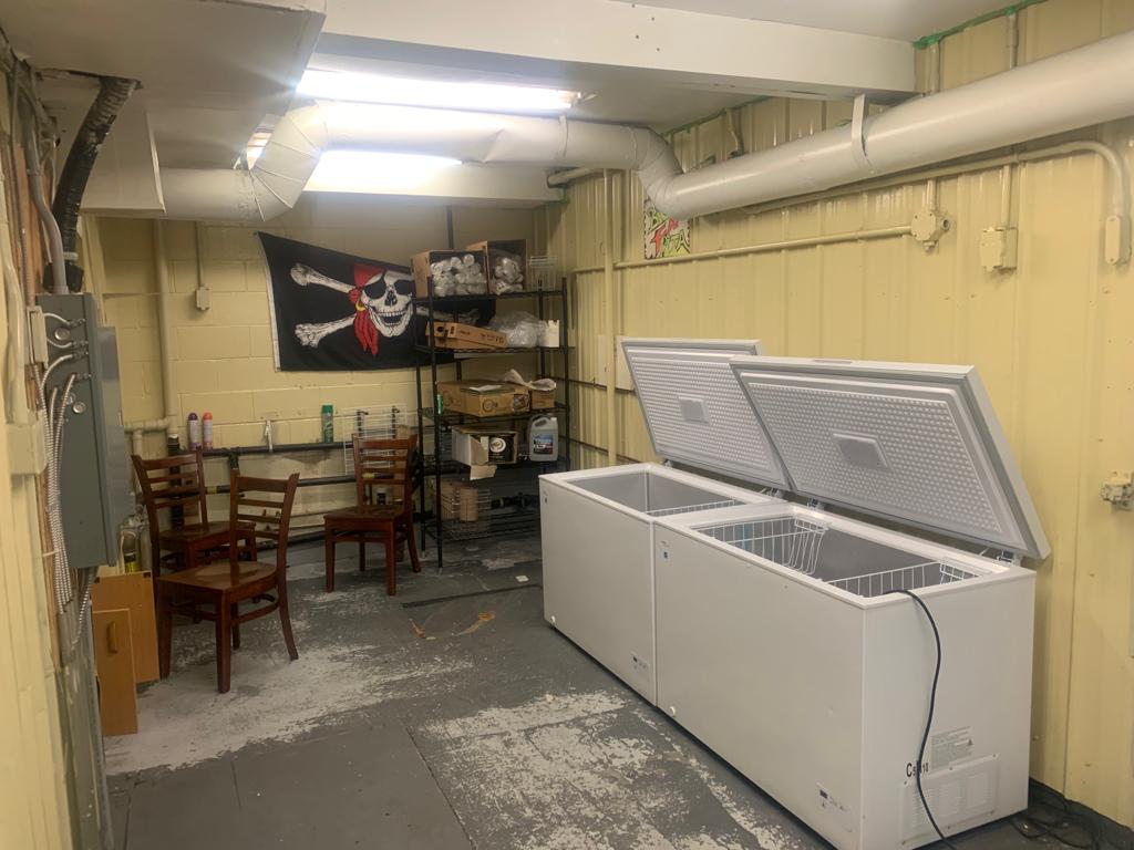 Freezers and refrigerators Room