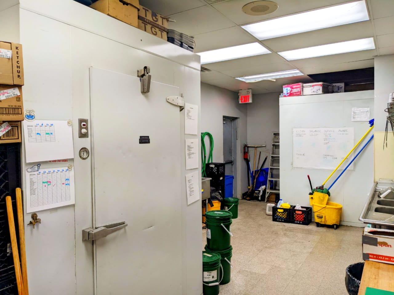 Restaurant Clearing tools and area